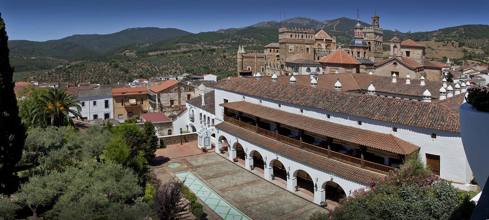 Parador de Guadalupe の外観