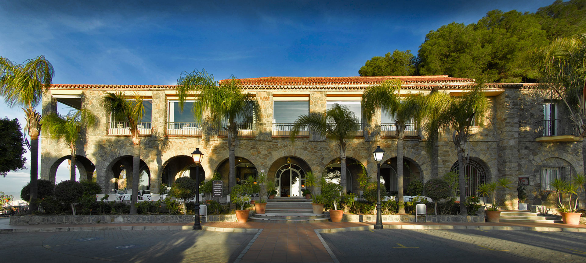 Parador de Málaga Gibralfaro の外観