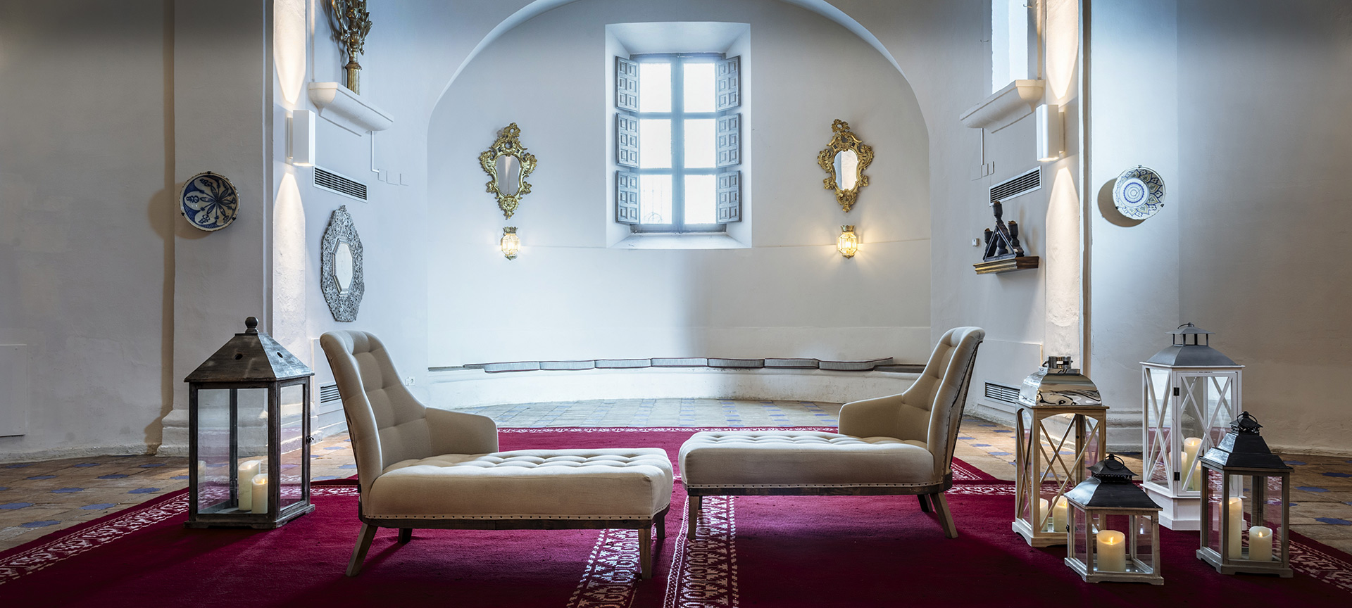 Parador de Mérida の館内のホール