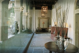 Parador de Monforte de Lemos のテラスの細部
