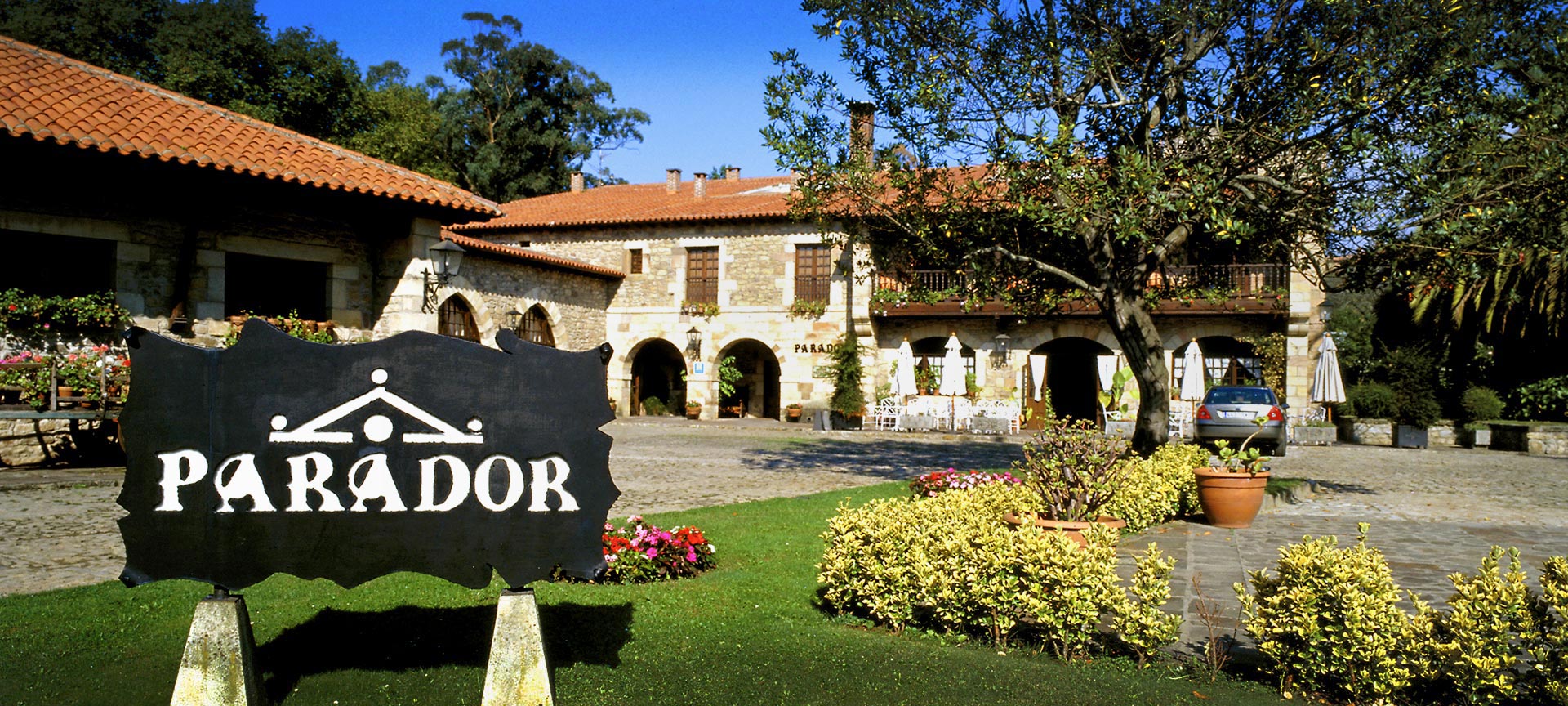 Vista exterior del Parador de Santillana del Mar