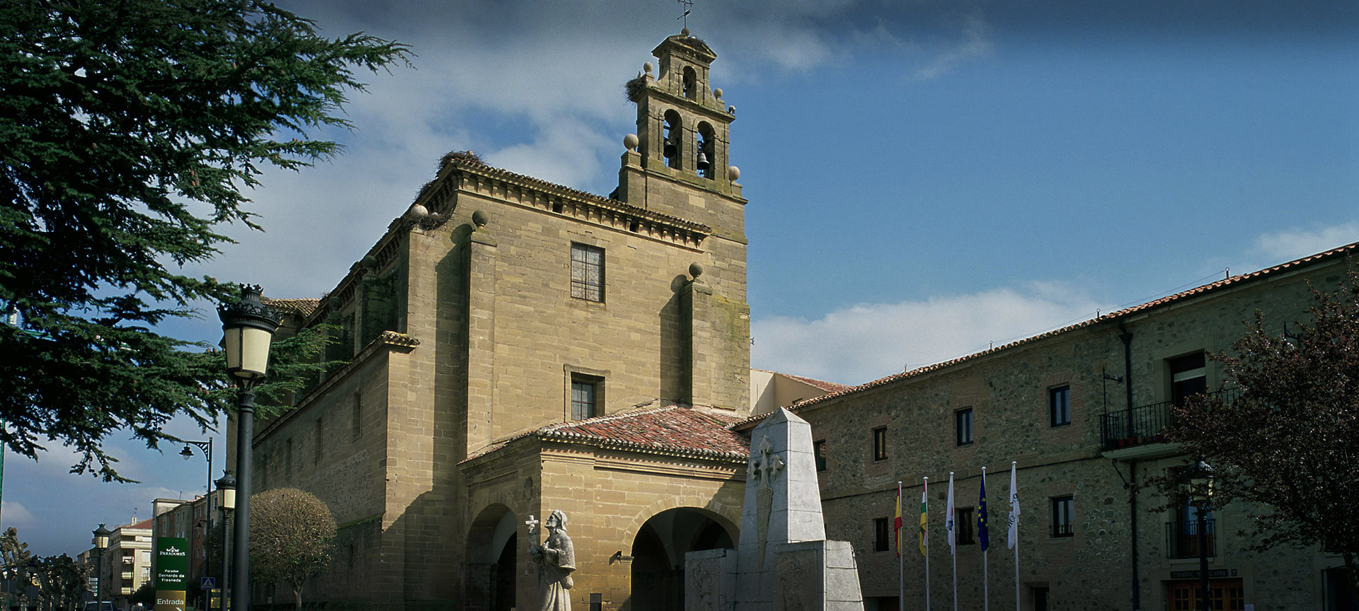 Parador de Santo Domingo Bernardo de Fresneda の外観
