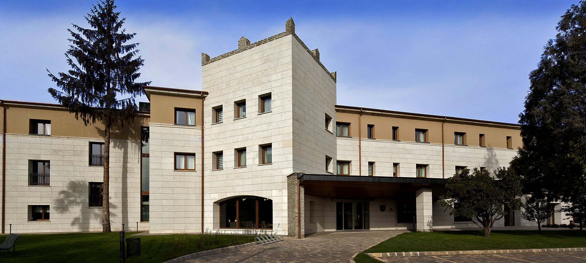 Parador de Villafranca de Bierzo の外観