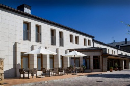 Parador de Puebla de Sanabria の外観