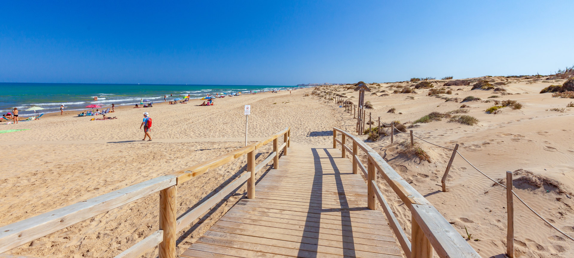 Plaża El Moncayo w Guardamer w Alicante, Wspólnota Walencji