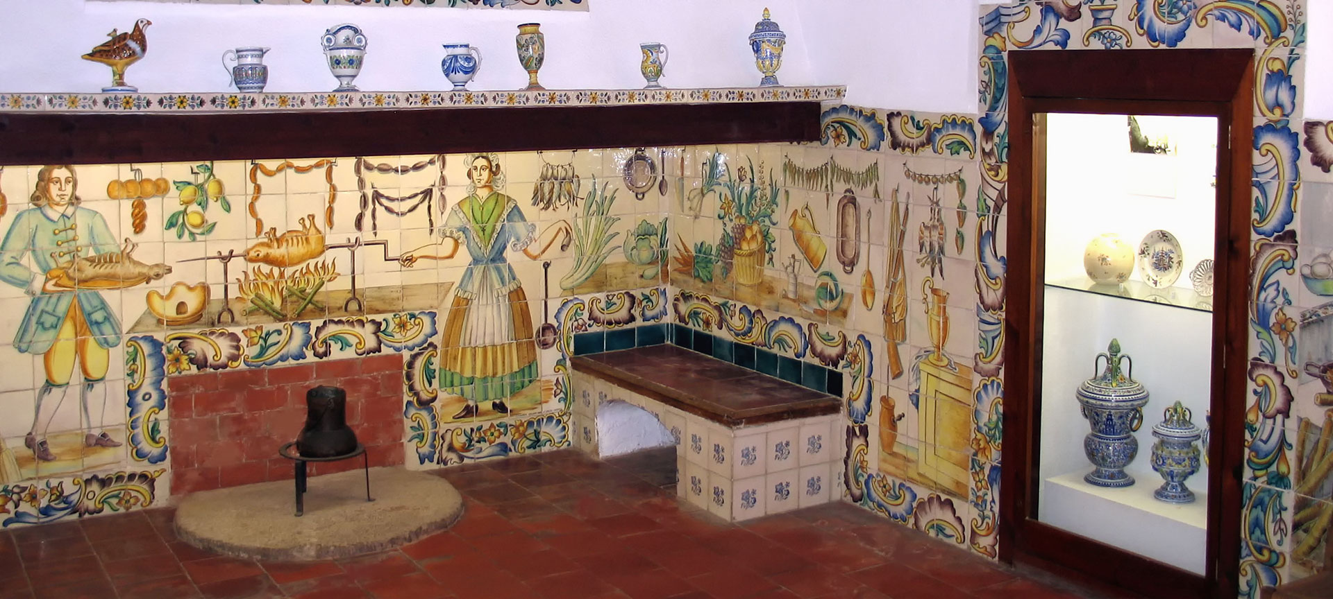 Miejskie Muzeum Ceramiki w Manises. Kuchnia. Sala José Gimeno Martínez