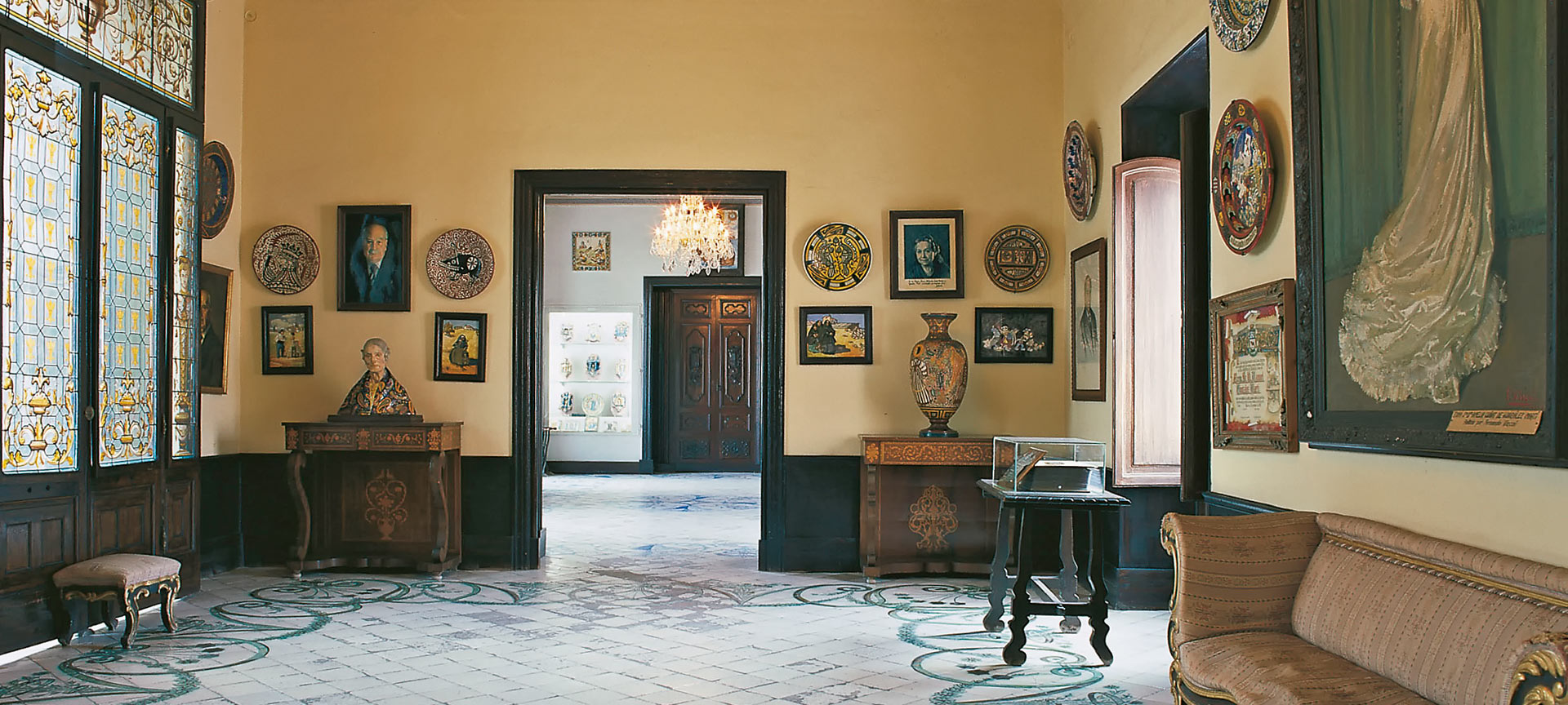  Museu Nacional de Cerâmica e Artes Suntuárias “González Martí”. Valência