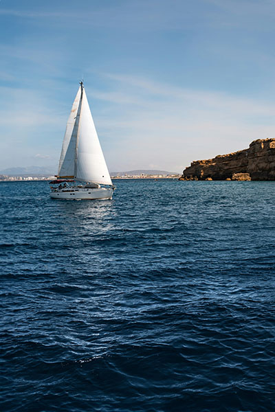 Sailing boat