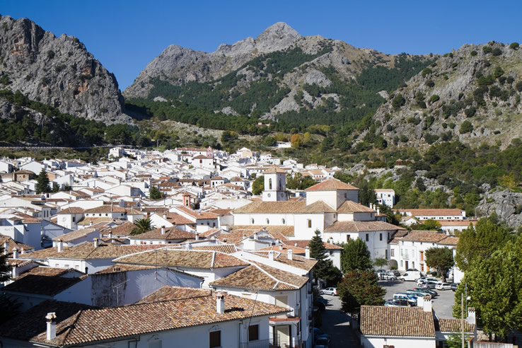 Panoramic view of Grazalema in Cadiz (Andalusia) Panoramic view of Grazalema in Cadiz (Andalusia)