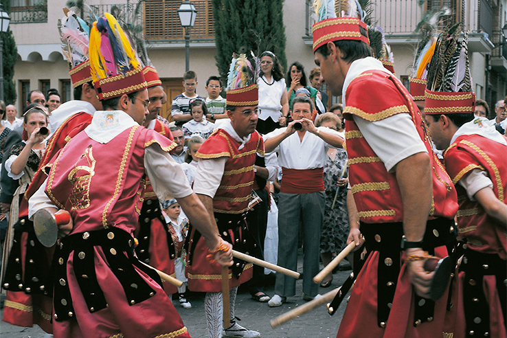 Traditional Batonets Dance in the fiesta of La Mare de Déu de la Salut in Algemesí (Valencia) Traditional Batonets Dance in the fiesta of La Mare de Déu de la Salut in Algemesí (Valencia)