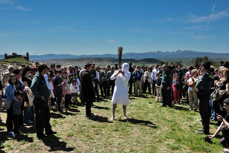 Droga Krzyżowa „Picaos” w Wielkim Tygodniu w San Vicente de la Sonsierra (La Rioja) Droga Krzyżowa „Picaos” w Wielkim Tygodniu w San Vicente de la Sonsierra (La Rioja)