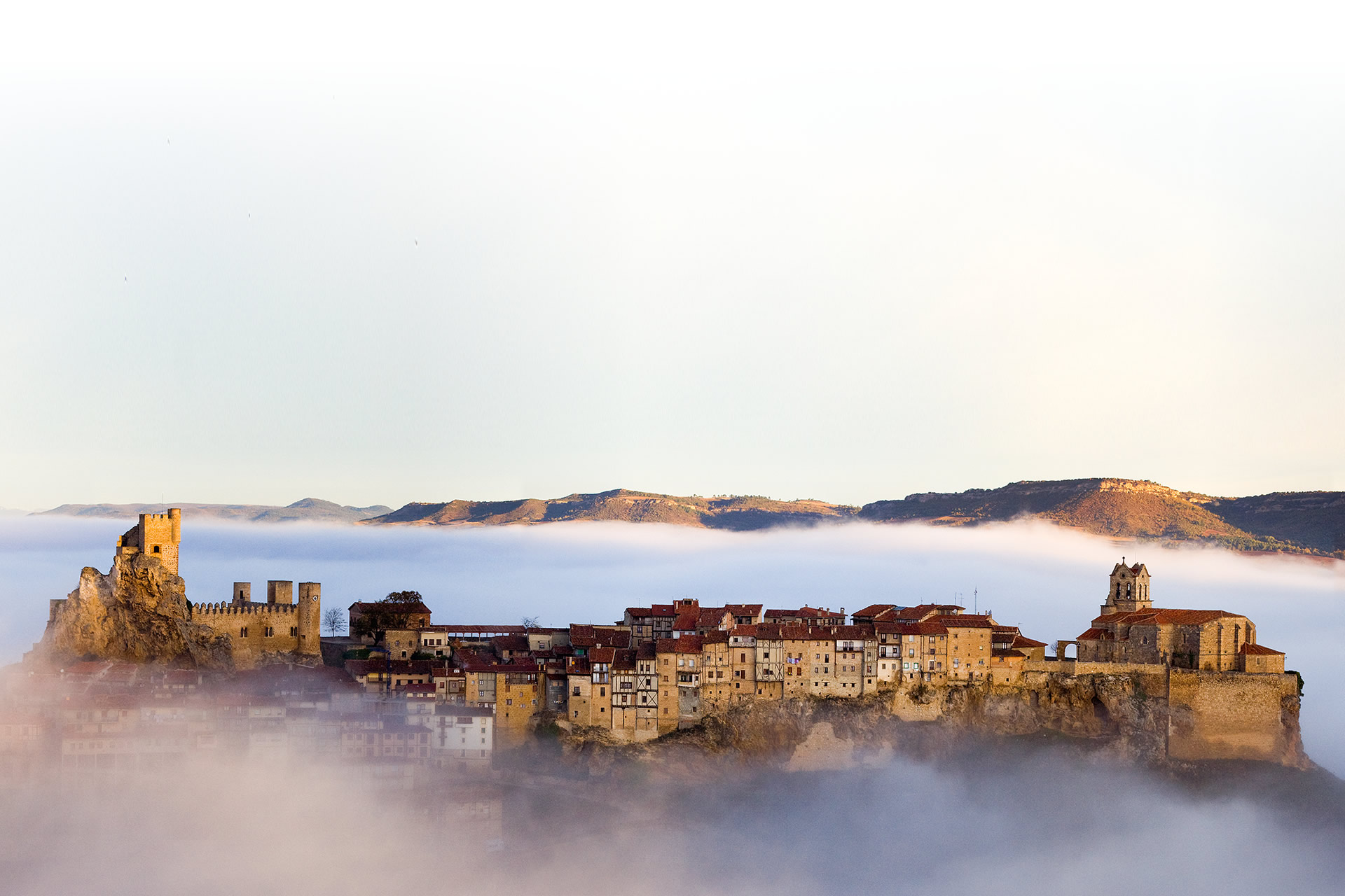 Vue panoramique de Frías, dans la province de Burgos (Castille-León)