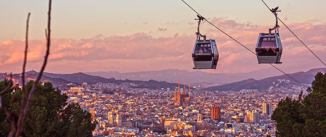 Blick von der Montjuïc-Seilbahn in Barcelona, Katalonien