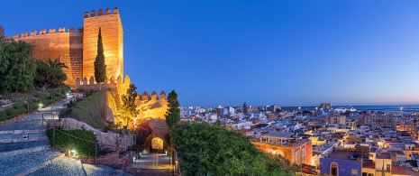 Widok na Almerię z Alcazaby w Andaluzji Widok na Almerię z Alcazaby w Andaluzji