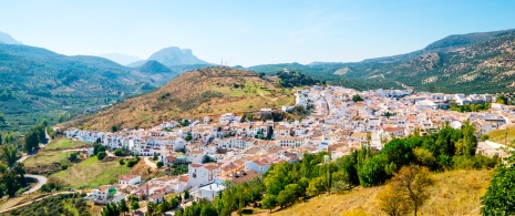 Vista del municipio de Carcabuey en Córdoba, Andalucía Vista del municipio de Carcabuey en Córdoba, Andalucía
