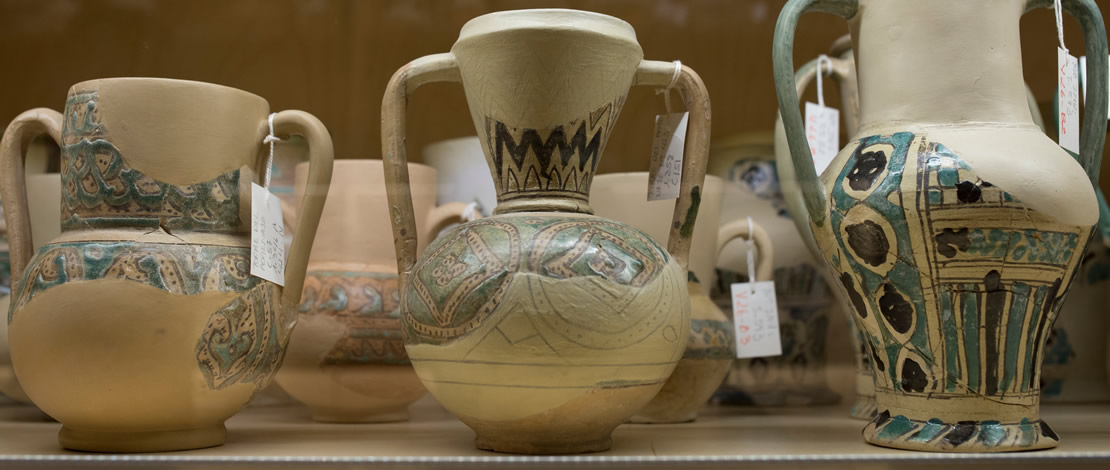 Moorish jugs. Nasrid dynasty. Málaga Museum