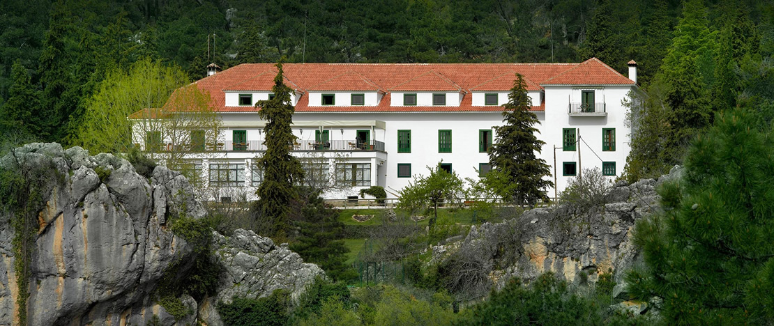 Vista del exterior y entorno del Parador de Cazorla Vista del exterior y entorno del Parador de Cazorla