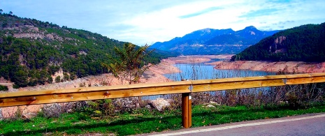 Tranco reservoir in the Sierra de Segura, Jaén Tranco reservoir in the Sierra de Segura, Jaén