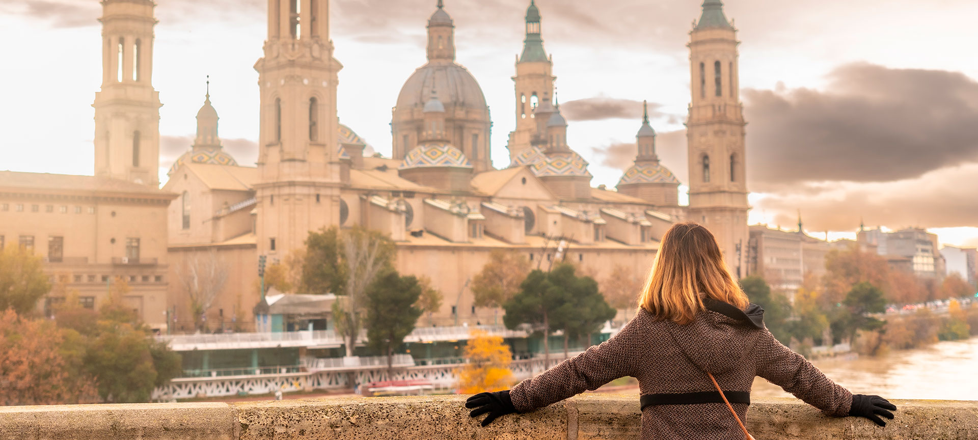 Die Basilika El Pilar in Zaragoza