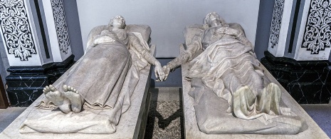 Sculpture des Amants de Teruel, Aragon Sculpture des Amants de Teruel, Aragon