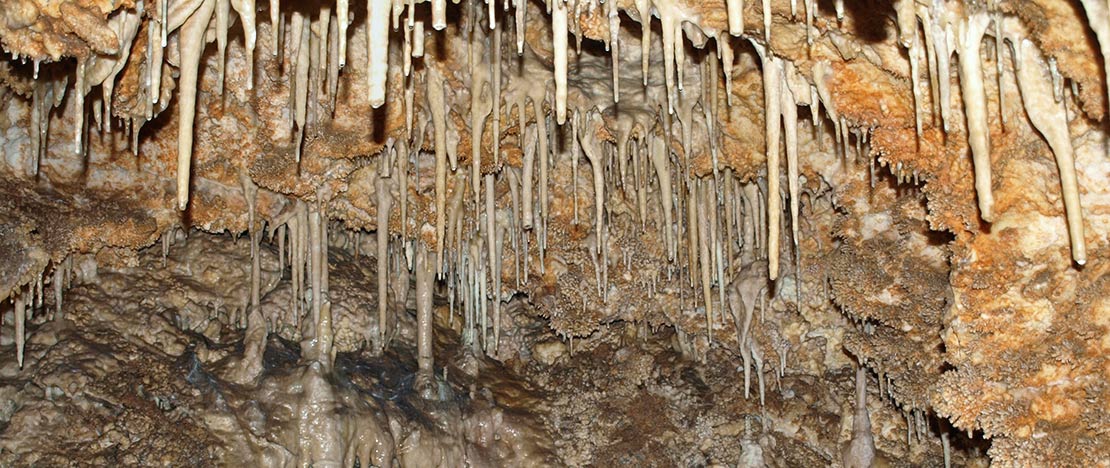 Les grottes de Cristal à Molinos, province de Teruel Les grottes de Cristal à Molinos, province de Teruel