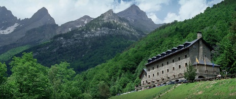Vista exterior del Parador de Bielsa Vista exterior del Parador de Bielsa