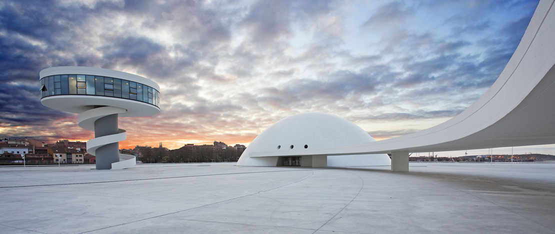 Międzynarodowe Centrum Kulturalne Oscar Niemeyer Międzynarodowe Centrum Kulturalne Oscar Niemeyer