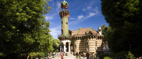 „El Capricho”, w Comillas, (Kantabria) „El Capricho”, w Comillas, (Kantabria)