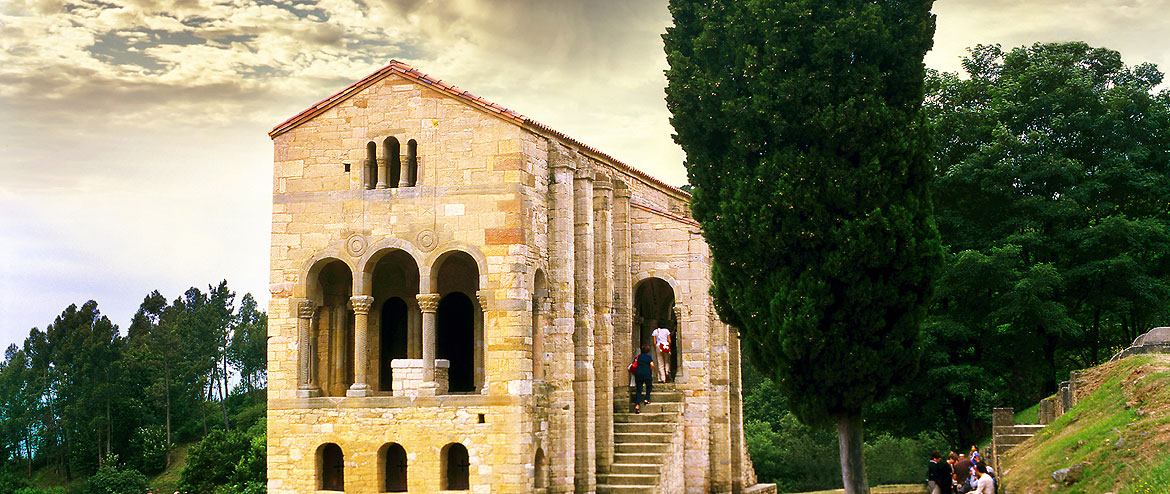 Kościół Santa María del Naranco, asturyjska sztuka przedromańska