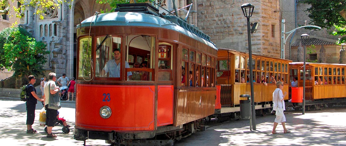 Train in Soller