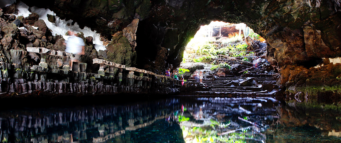 Widok wnętrza Jameos del Agua, Haría, Lanzarote, Wyspy Kanaryjskie
