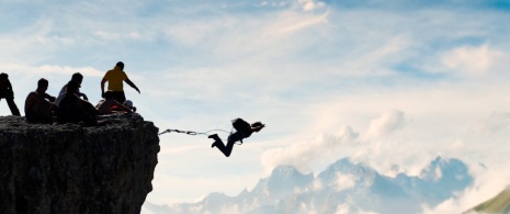 Bungee-Springen Bungee-Springen