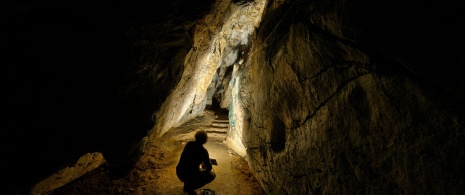 Vista de una galería de la Cueva de Covalanas en Ramales de la Victoria, Cantabria Vista de una galería de la Cueva de Covalanas en Ramales de la Victoria, Cantabria