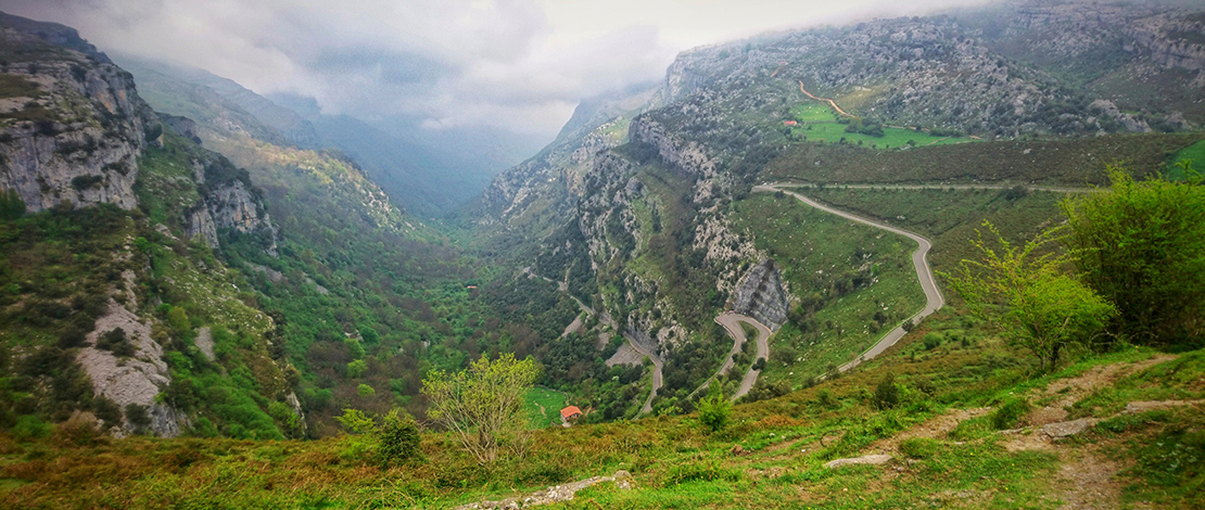 Mirante de Asón no Parque Natural Collados del Asón, em La Gándara de Soba