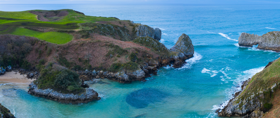 Plage de Berellín à Val de San Vicente, Cantabrie