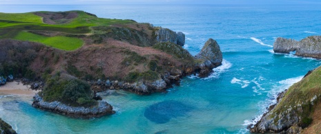 Plage de Berellín à Val de San Vicente, Cantabrie Plage de Berellín à Val de San Vicente, Cantabrie