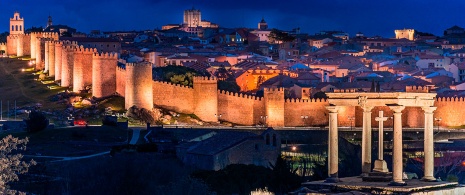 Ávila bei Sonnenuntergang Ávila bei Sonnenuntergang