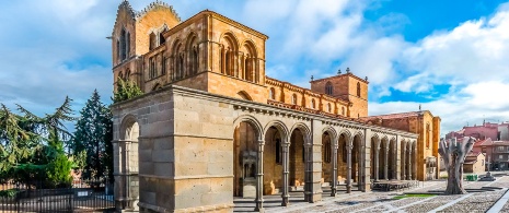 Außenansicht der Kirche von San Vicente Außenansicht der Kirche von San Vicente