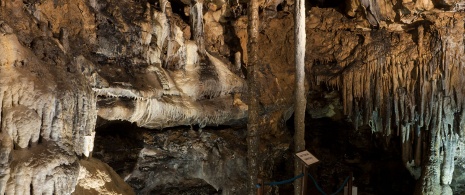Grotta degli Enebralejos, Segovia Grotta degli Enebralejos, Segovia