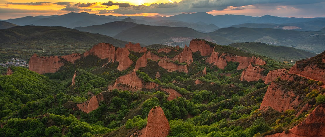 Blick auf Las Médulas der Provinz El Bierzo in León, Kastilien-León Blick auf Las Médulas der Provinz El Bierzo in León, Kastilien-León