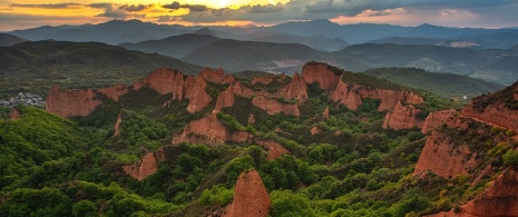 Blick auf Las Médulas der Provinz El Bierzo in León, Kastilien-León Blick auf Las Médulas der Provinz El Bierzo in León, Kastilien-León