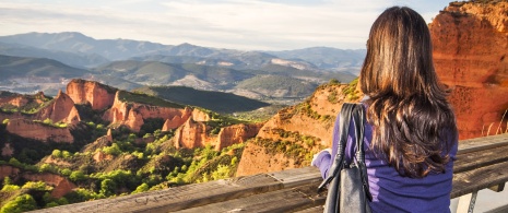Person in Las Médulas. El Bierzo, León Person in Las Médulas. El Bierzo, León