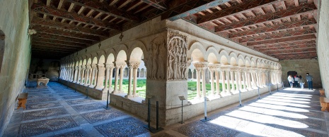 Romanischer Kreuzgang des Klosters Santo Domingo de Silos, Burgos Romanischer Kreuzgang des Klosters Santo Domingo de Silos, Burgos