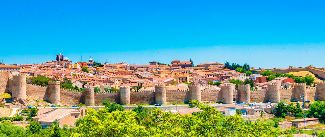 Vue de la muraille médiévale d’Ávila