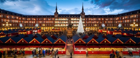 Weihnachtsmarkt auf dem Plaza Mayor in Madrid, Autonome Gemeinschaft Madrid Weihnachtsmarkt auf dem Plaza Mayor in Madrid, Autonome Gemeinschaft Madrid