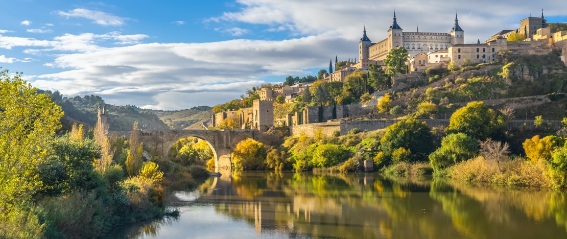Vue sur le Tage et l'Alcazar de Tolède, Castille-La Manche