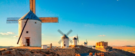 Wiatraki w Consuegra, Kastylia-La Mancha Wiatraki w Consuegra, Kastylia-La Mancha