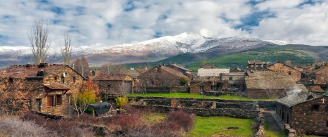 Pico Ocejón visto de El Espinar, em Guadalajara, Castilla-La Mancha Pico Ocejón visto de El Espinar, em Guadalajara, Castilla-La Mancha