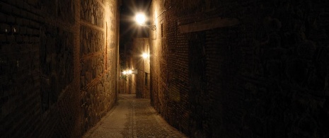 Rue au milieu de la nuit à Tolède Rue au milieu de la nuit à Tolède
