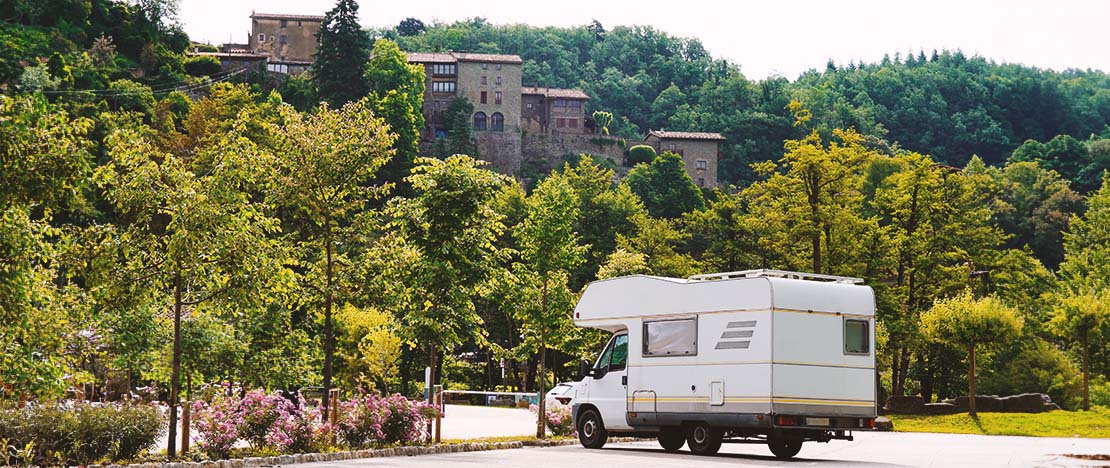 Motorhome estacionado na região de Rupit, Catalunha